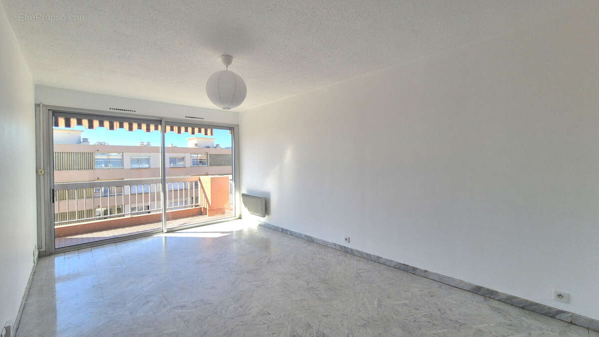 Appartement à MANDELIEU-LA-NAPOULE