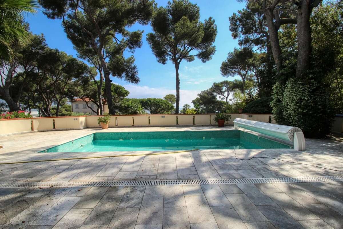Saint jean cap ferrat "le cap" - propriété 600m²  terrain 5000m² piscine - photo 9