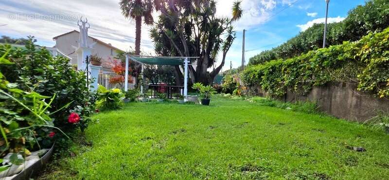 Maison à SANTA-LUCIA-DI-MORIANI