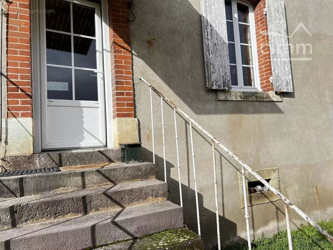 Maison à DOMPIERRE-SUR-BESBRE
