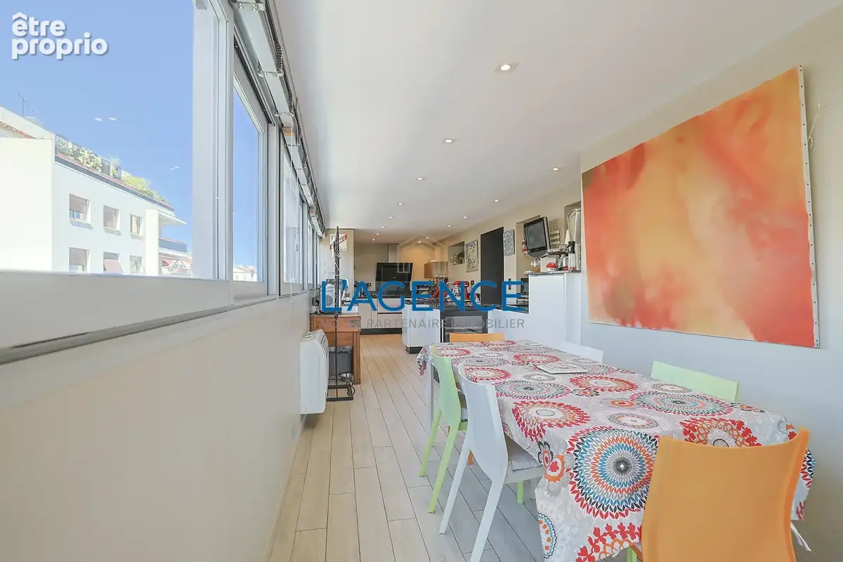 Appartement T4 de 134 m2 avec terrasse de 53m2 en dernier étage avec ascenseur au centre ville de Hyères - photo 10