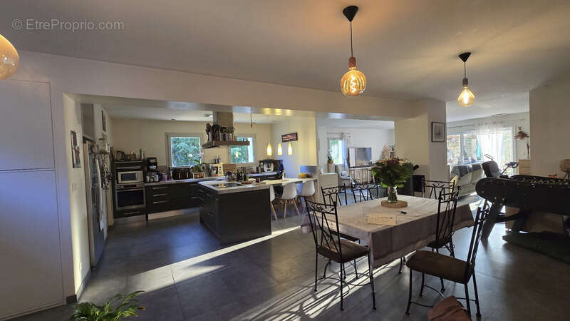 Maison à SAINT-FORTUNAT-SUR-EYRIEUX