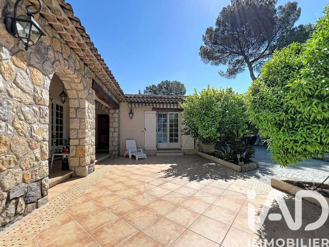 Maison 204 m² à Mougins  - photo 7