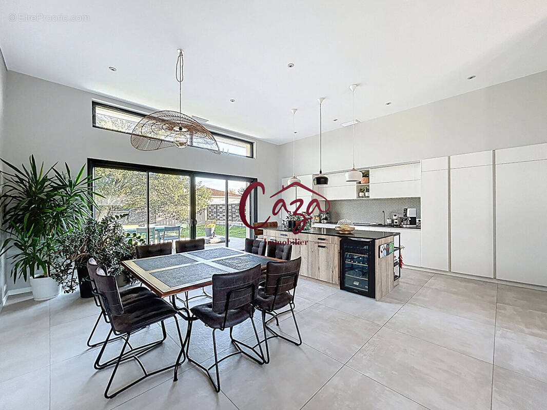 Maison à CAMBLANES-ET-MEYNAC