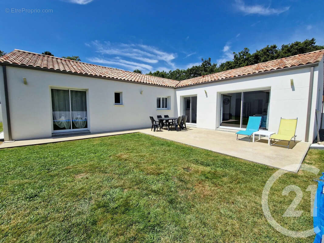 Maison 146 m² à Poiroux  - photo 14