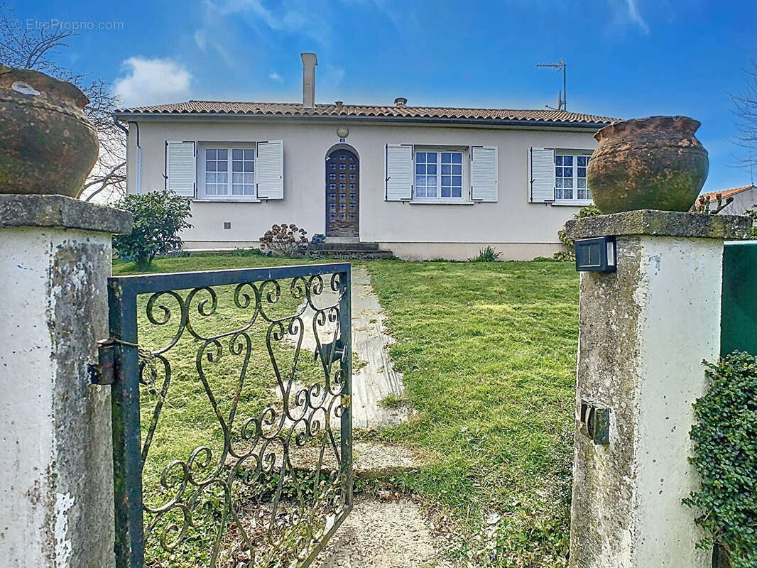Maison à MOUILLERON-EN-PAREDS