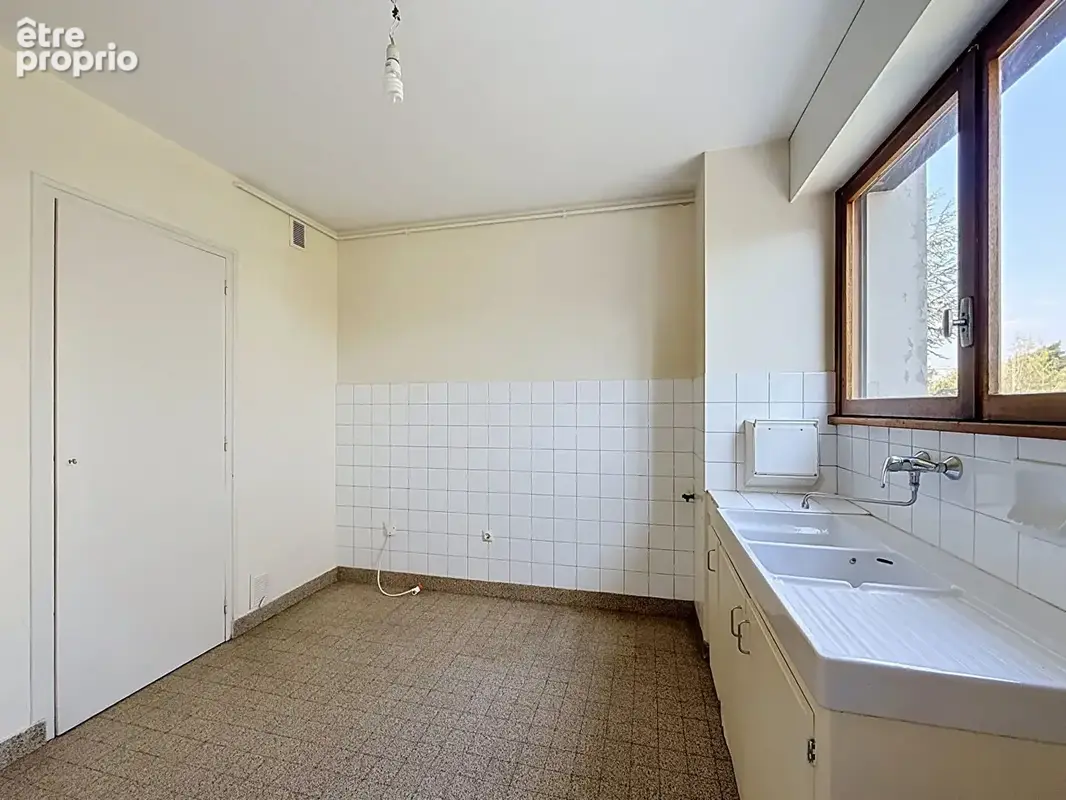 ANNECY Triangle d'Or,T2 de 42 m² à rénover avec balcon et fort potentiel - photo 8