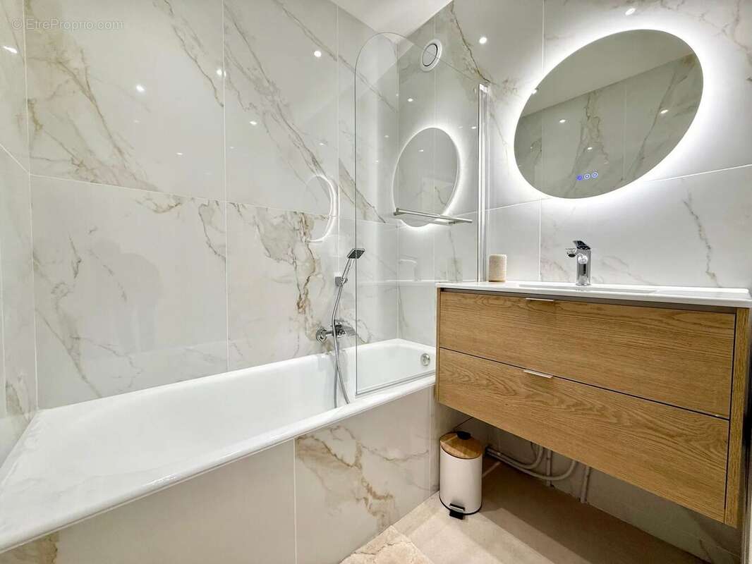 Appartement à ROQUEBRUNE-CAP-MARTIN