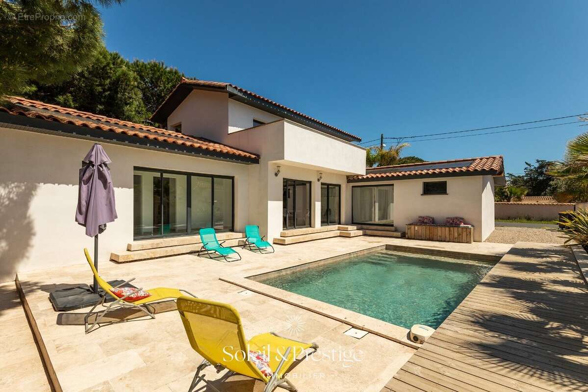 LE GRAU D'AGDE- Villa avec piscine - photo 2