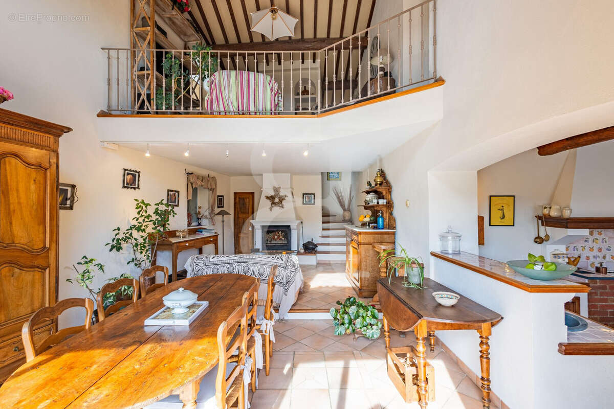 Maison à VAISON-LA-ROMAINE