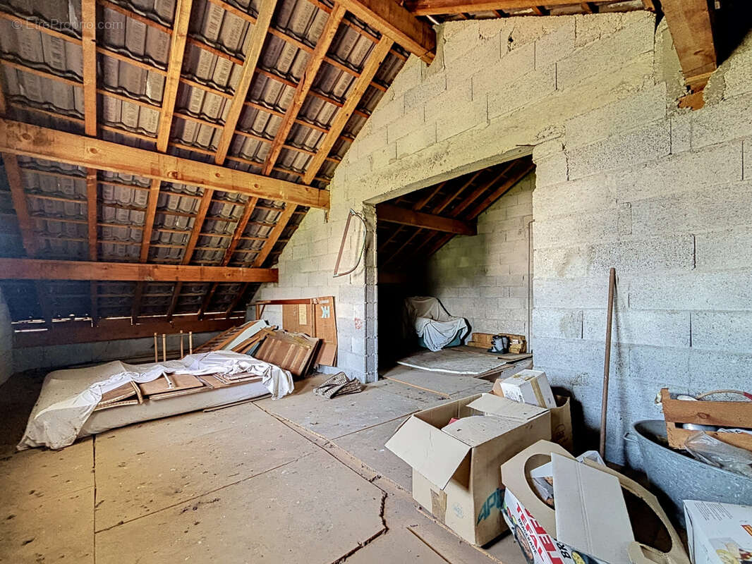 Rumilly - Maison de 115m2 - à rénover sur une parcelle de 1200m2 - photo 20