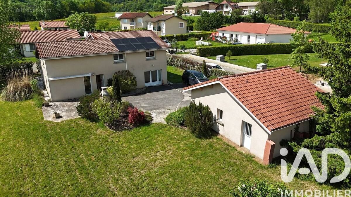 Photo 1 - Maison à VILLEREVERSURE