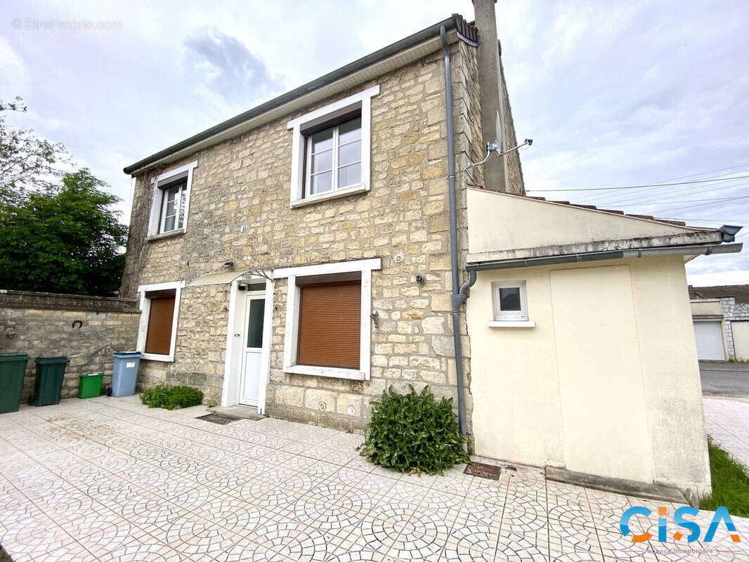 Appartement à BRUYERES-SUR-OISE