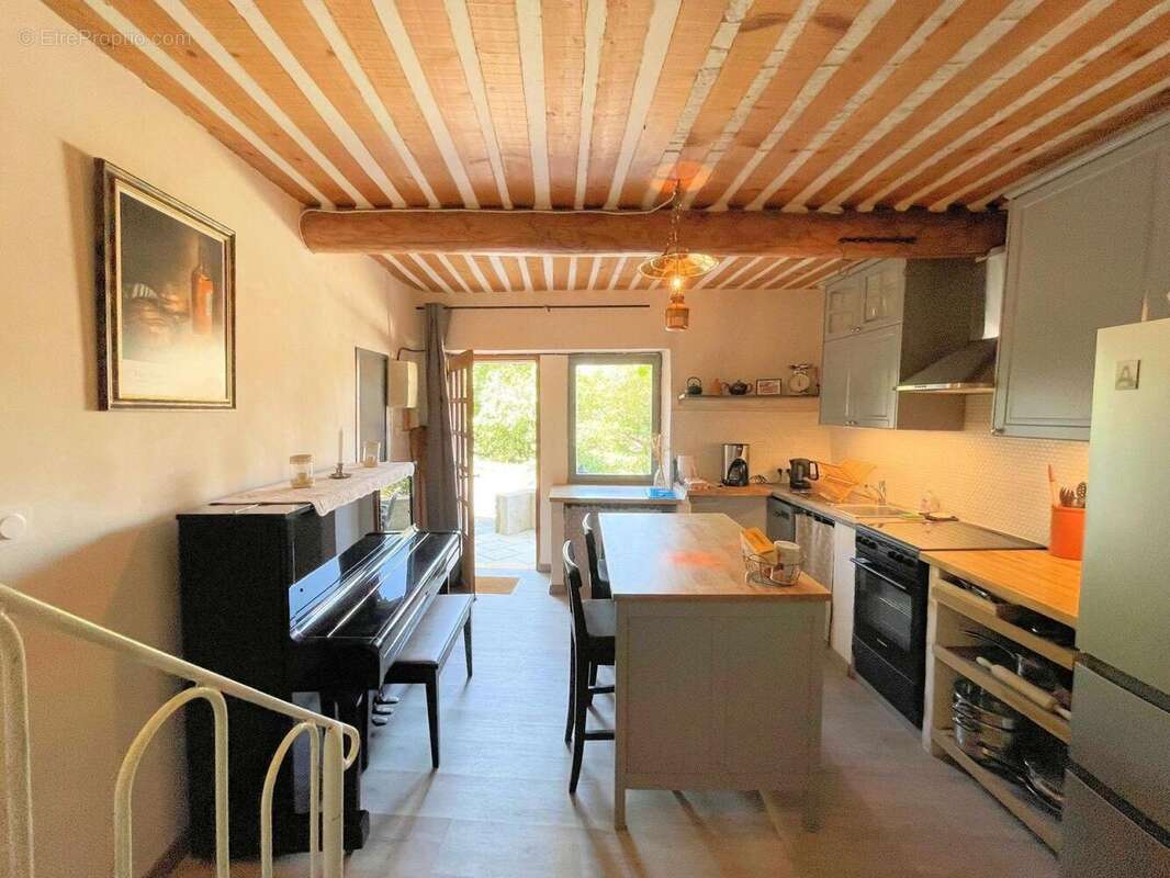 Maison 95 m² à Saint-Martin-De-Castillon  - photo 3
