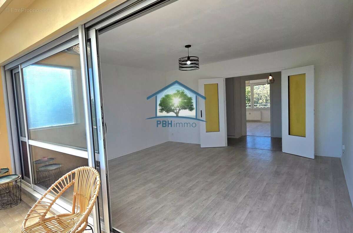 MULHOUSE (68) - Appartement de 75 m² avec garage et cave - photo 4