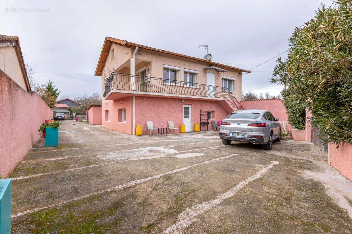 Maison à VAULX-EN-VELIN