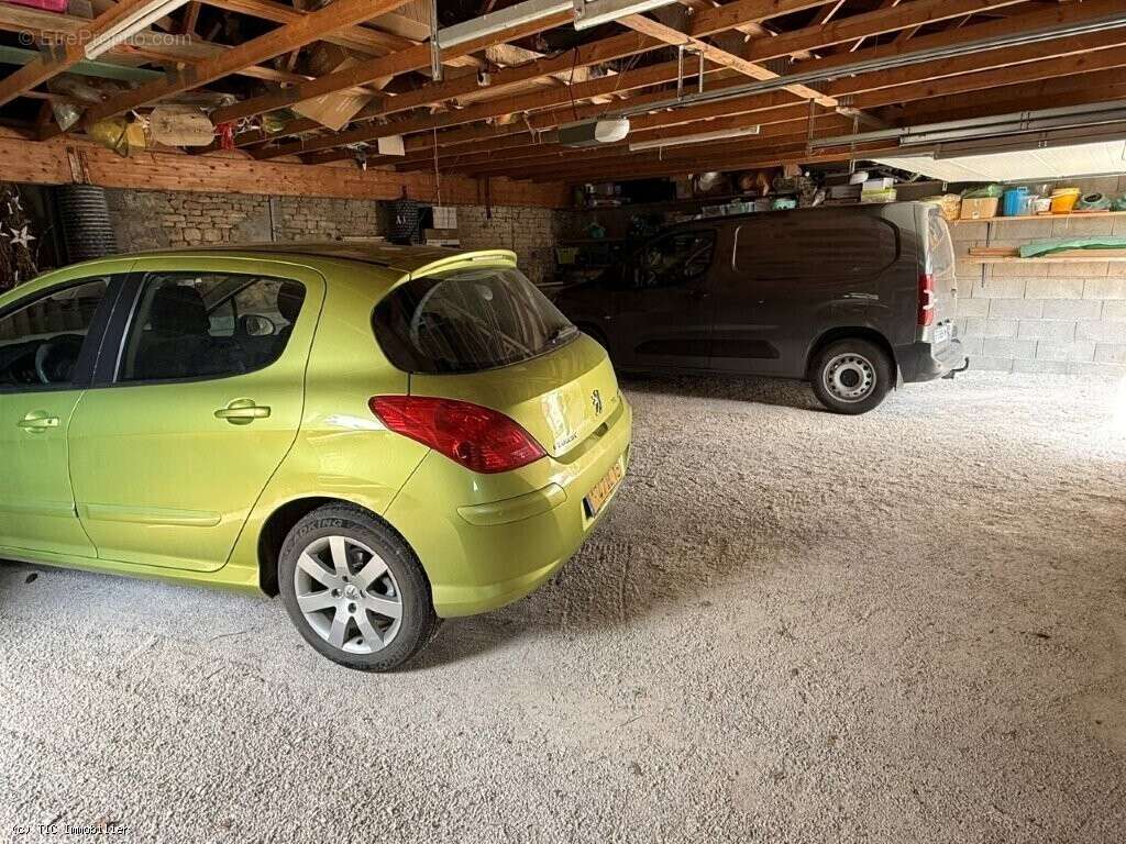 Villefagnan – Maison De 3 Chambres En Excellent Etat Avec Garage Double - photo 20