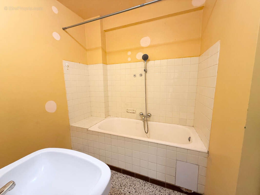 Appartement à MARSEILLE-3E