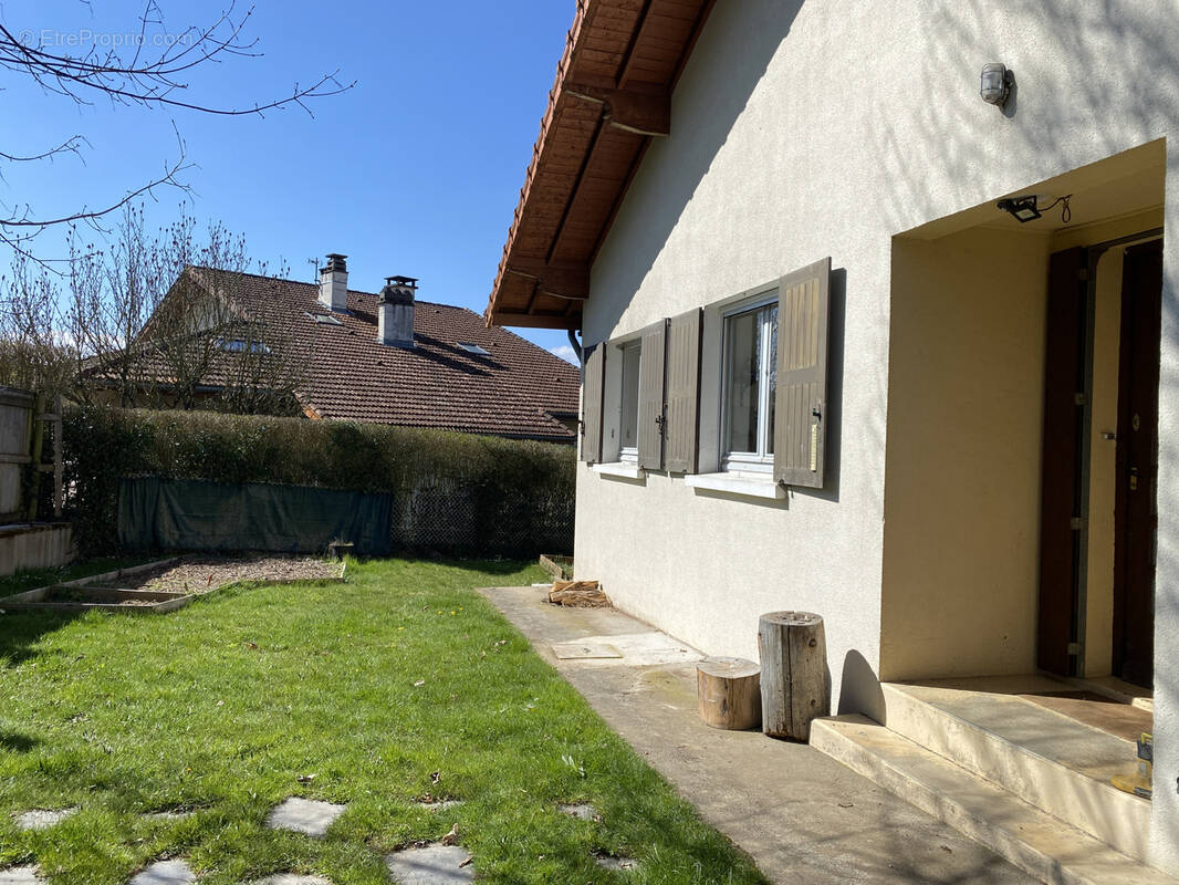 Maison à SAINT-JUST-EN-CHEVALET