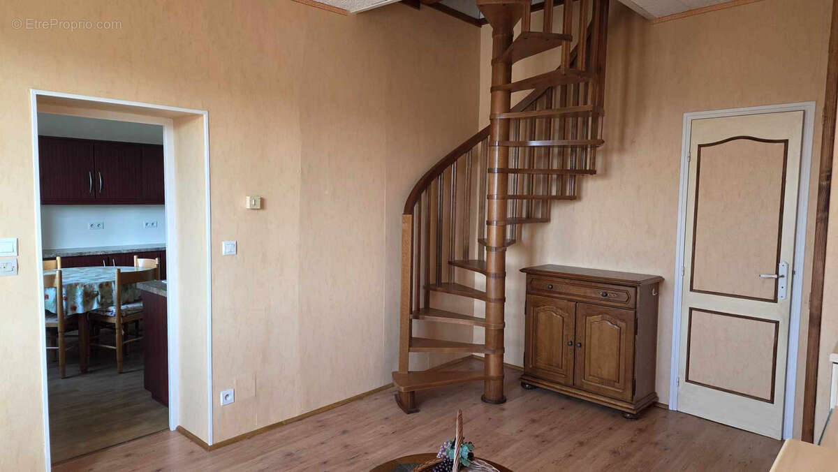 Maison à SAINT-CALAIS