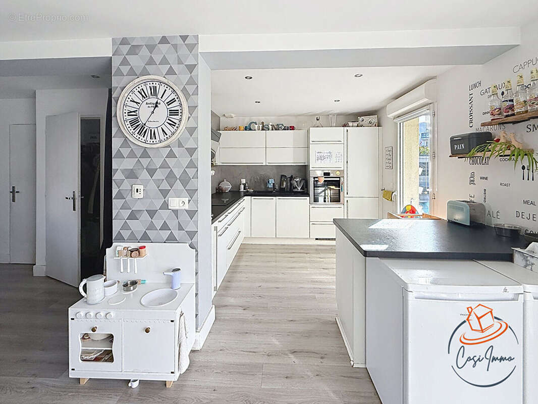 Maison à SAINT-GENIS-POUILLY