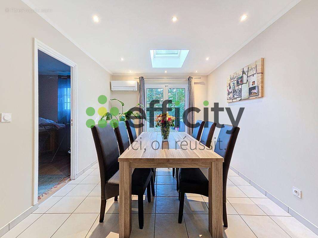 Maison à LA QUEUE-EN-BRIE