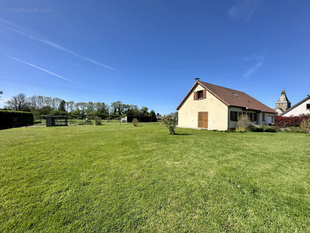 Maison à NOTRE-DAME-D'ALIERMONT