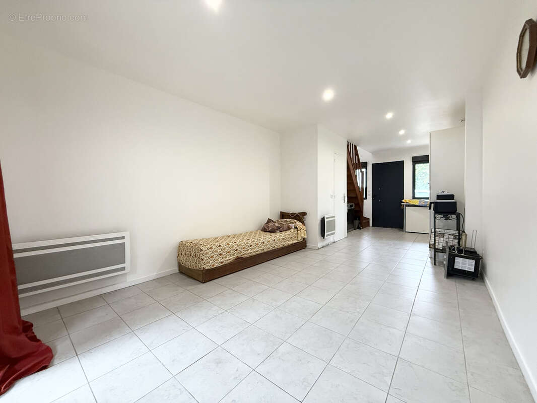 Maison à MONTIGNY-LES-CORMEILLES