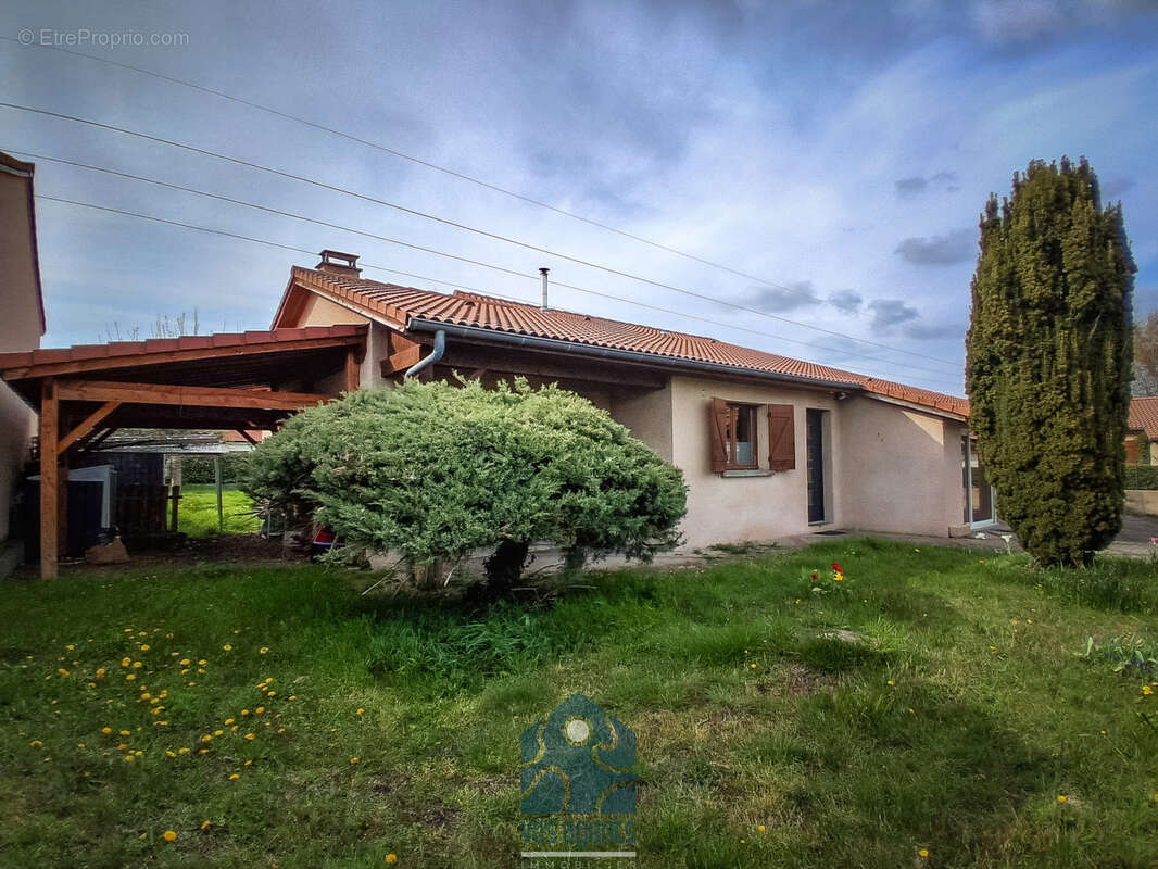 Maison à MENETROL