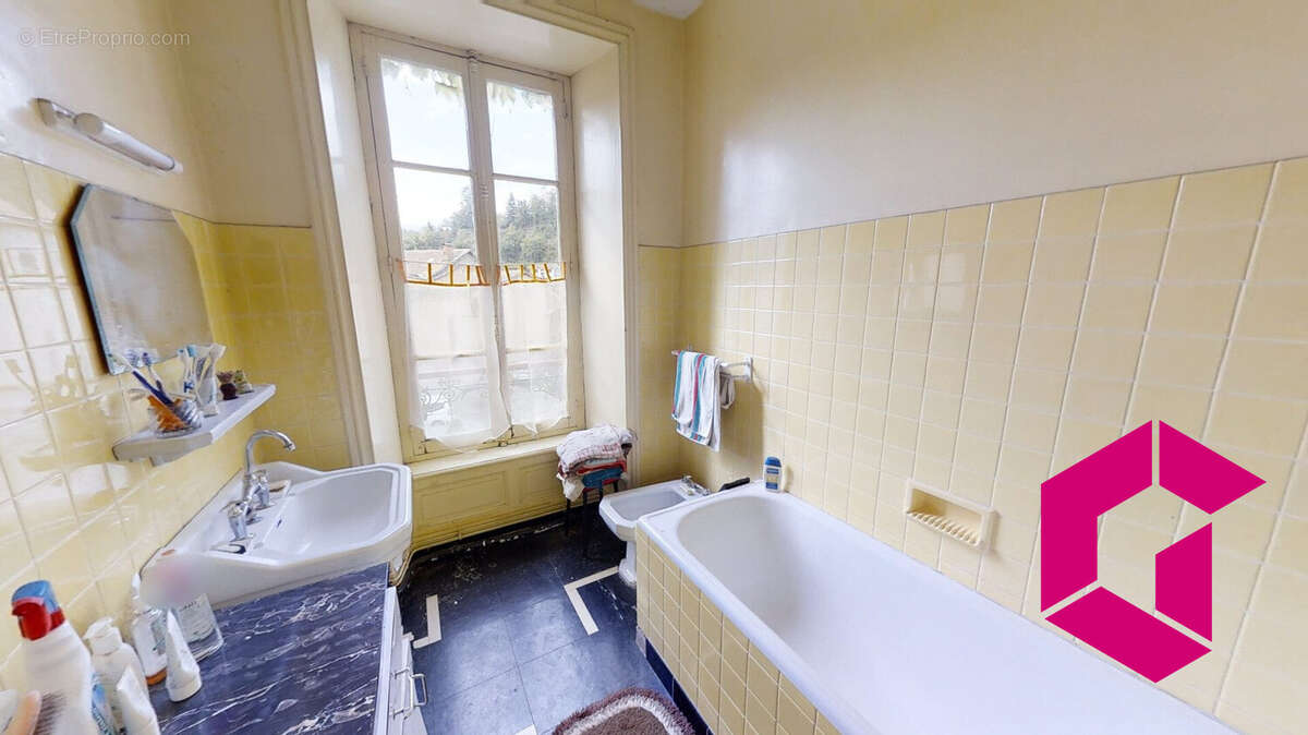 Maison à OLLIERGUES