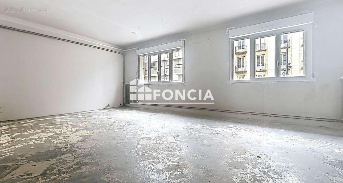 Bien a renover hyper centre - photo 3