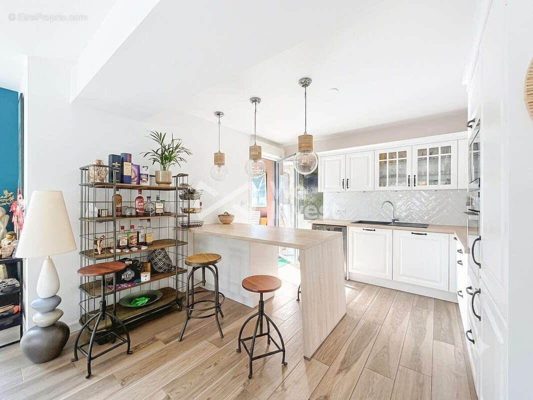 Appartement 80 m² à Saint-Aunes  - photo 6