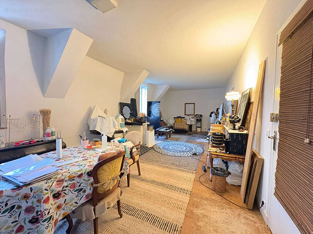 Appartement à SAINTE-LIVRADE-SUR-LOT