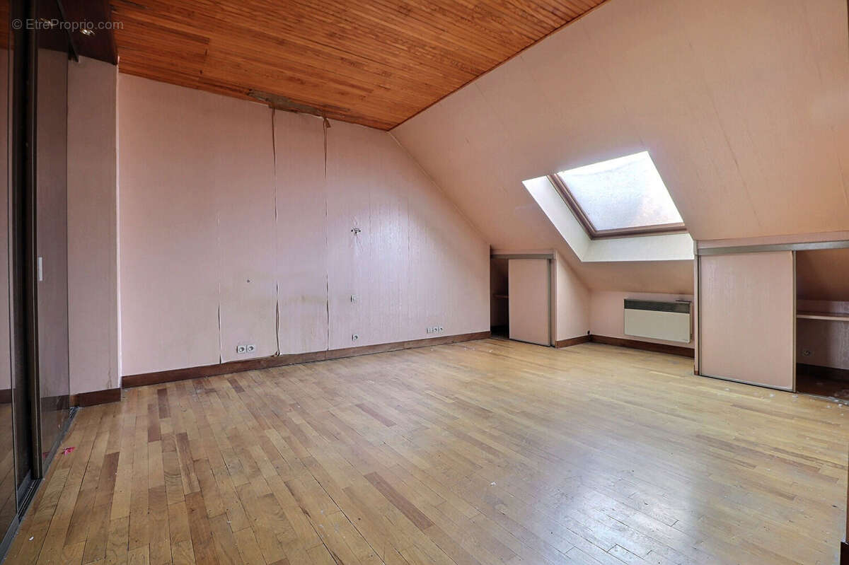 Appartement à LA COURNEUVE