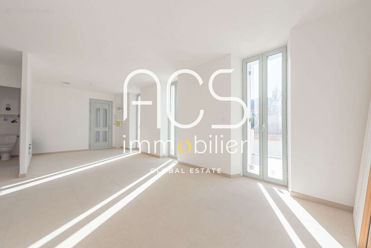 Appartement à CHATEAUNEUF-LES-MARTIGUES