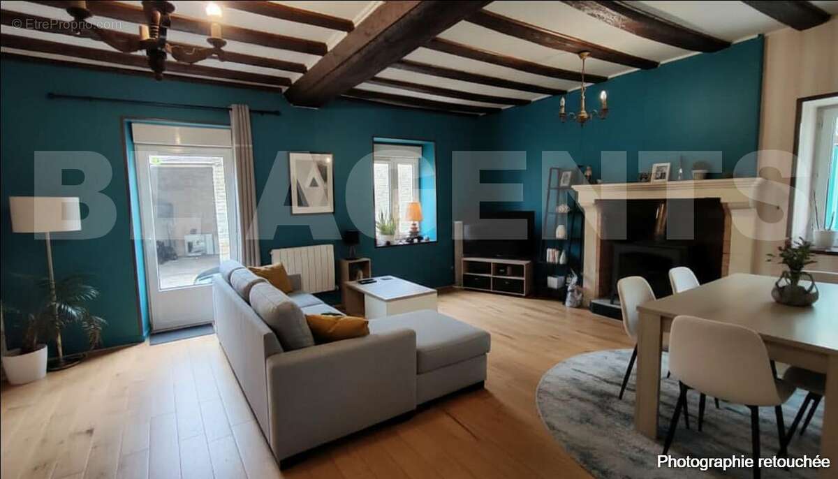 generated_2025-10-09T18_25_28 - Maison à LOUE