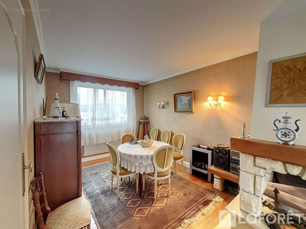 Maison à BURES-SUR-YVETTE