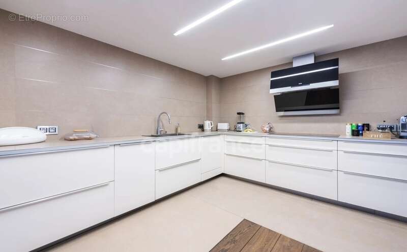 Maison à COURBEVOIE