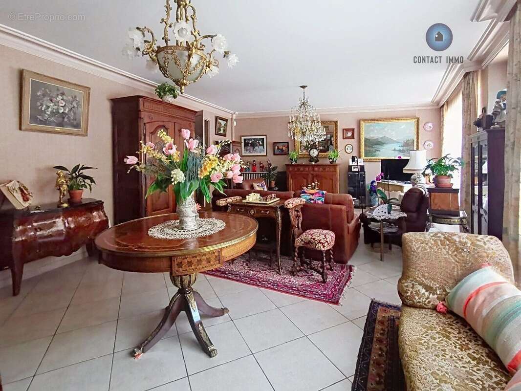 Maison 217 m² à Meyssac  - photo 8