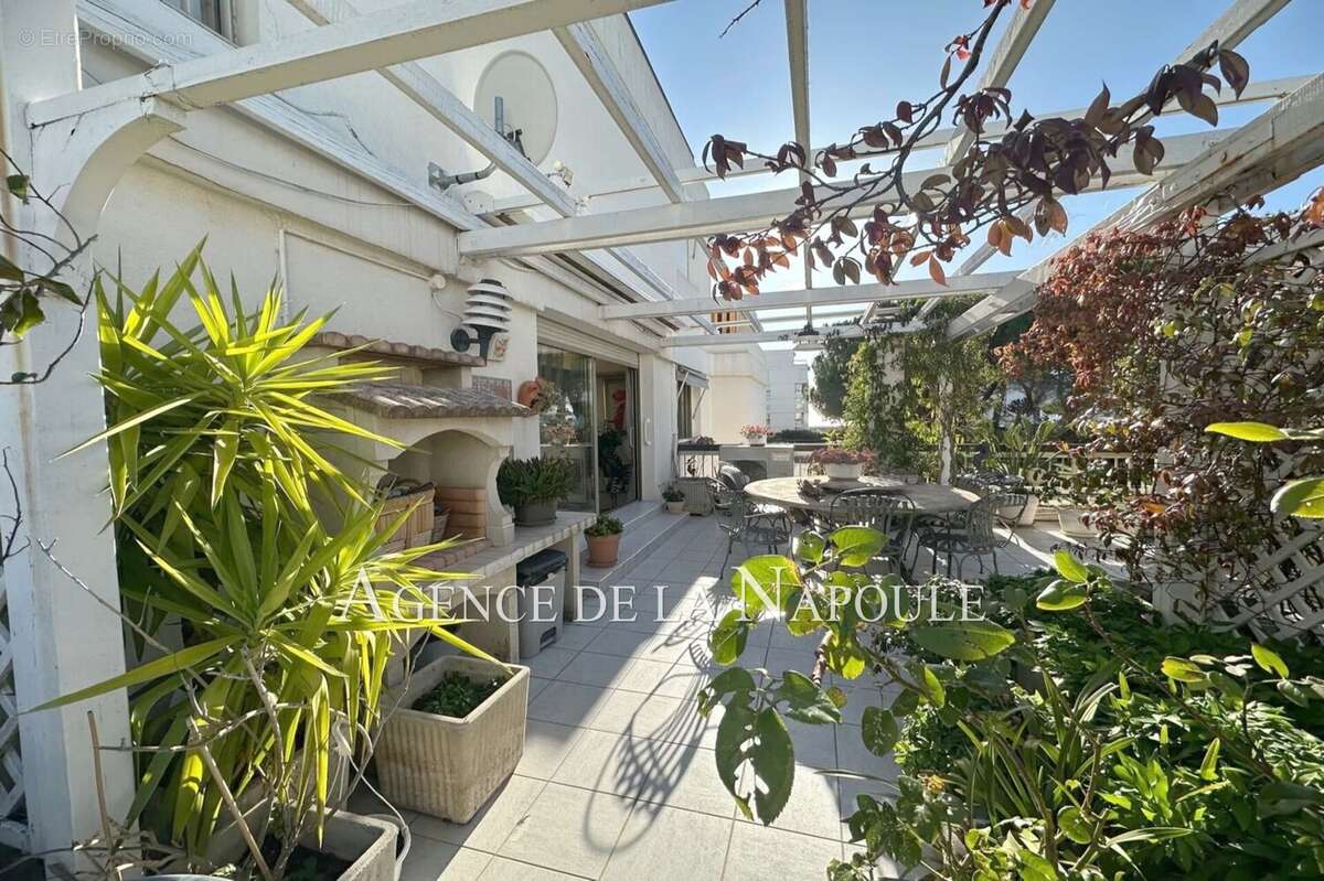 Appartement à MANDELIEU-LA-NAPOULE