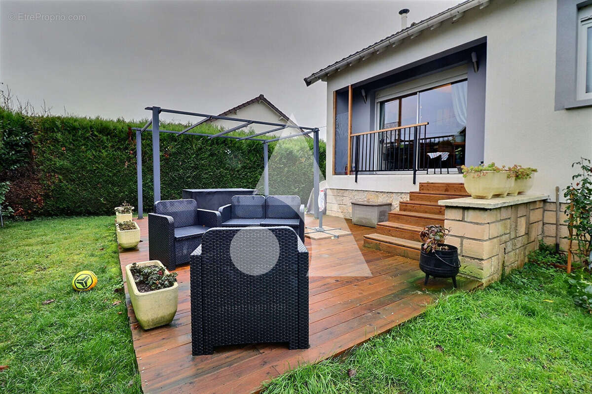 Maison à CHAMPAGNE-SUR-OISE