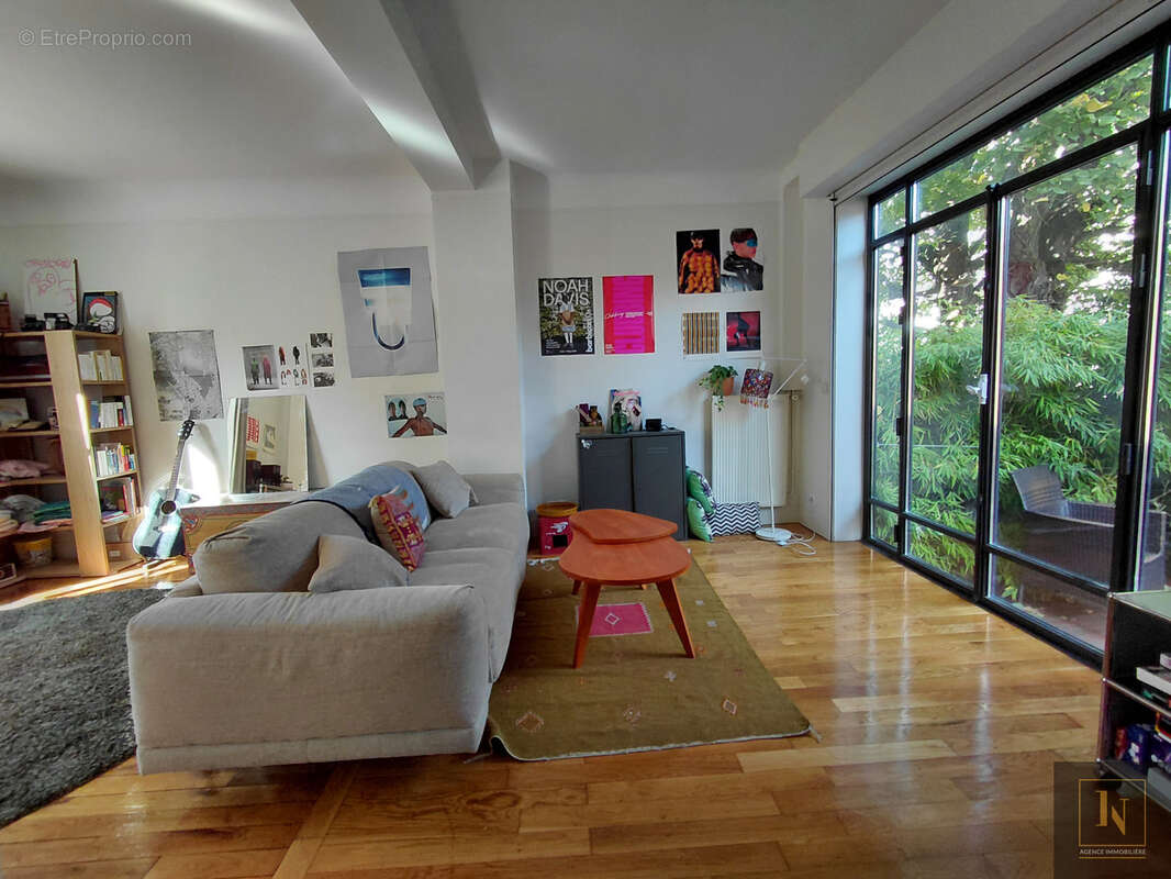 Maison à PARIS-19E