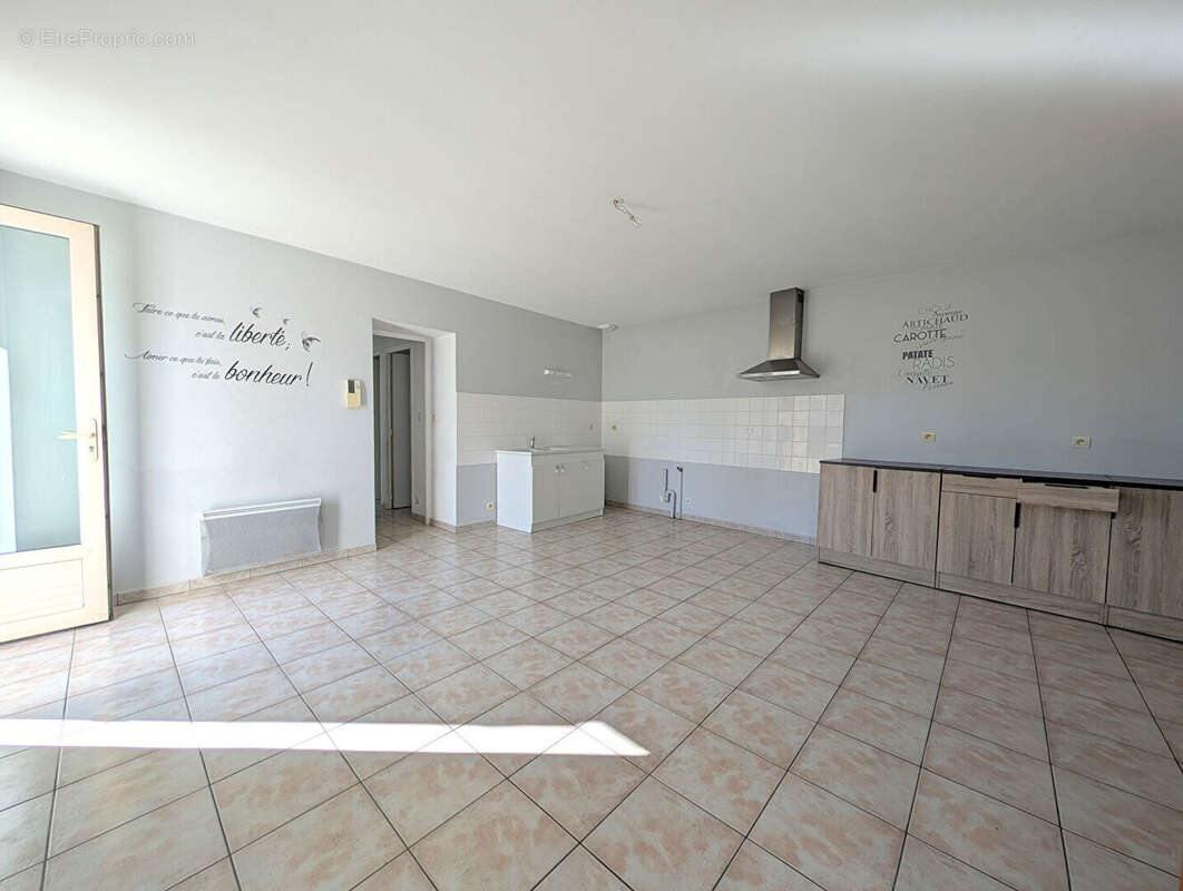 Maison à MONTREUIL-BELLAY