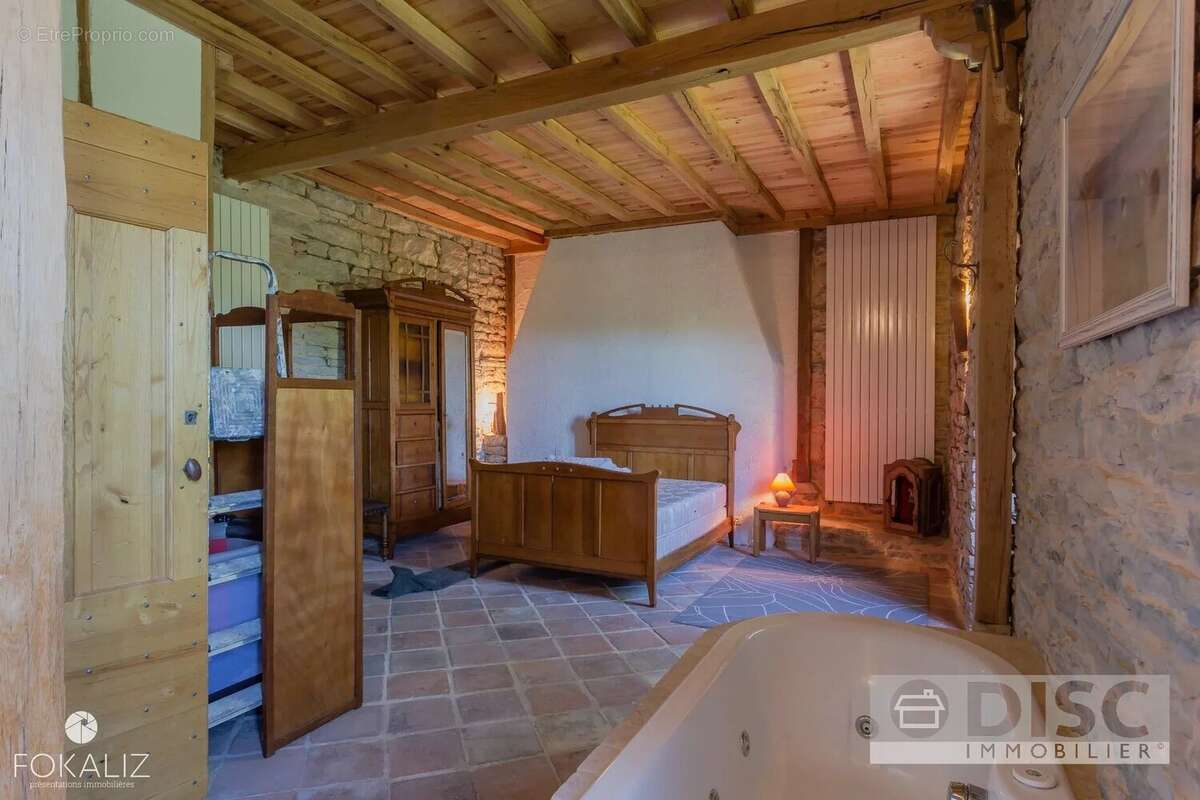 Belle demeure de caractère avec jardin de 1500 m². - photo 18
