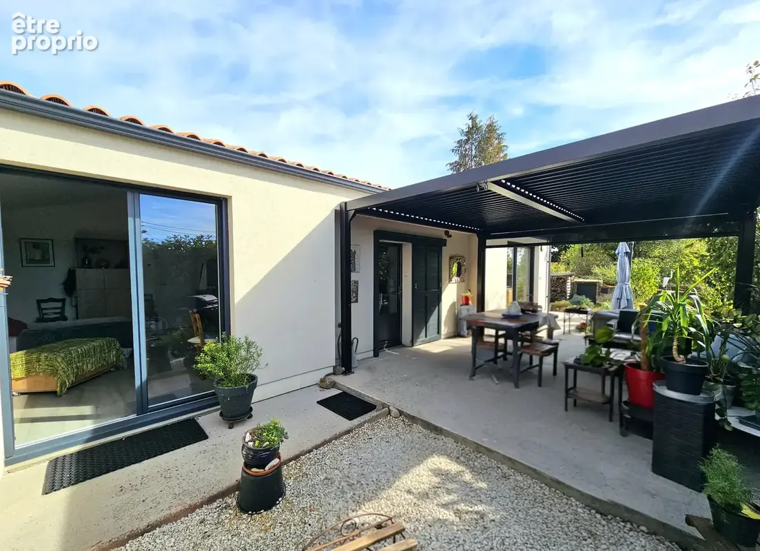 Coup de cœur à Tiffauges   Maison rénovée de 85 m2 avec jardin et terrasse - photo 2