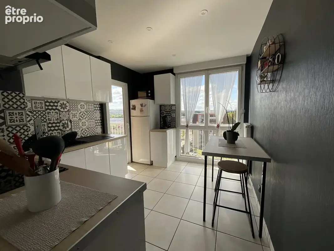 Appartement Type 4 de 71m2 au dernier étage + garage 22m2 + cave quartier Chantereine - photo 2