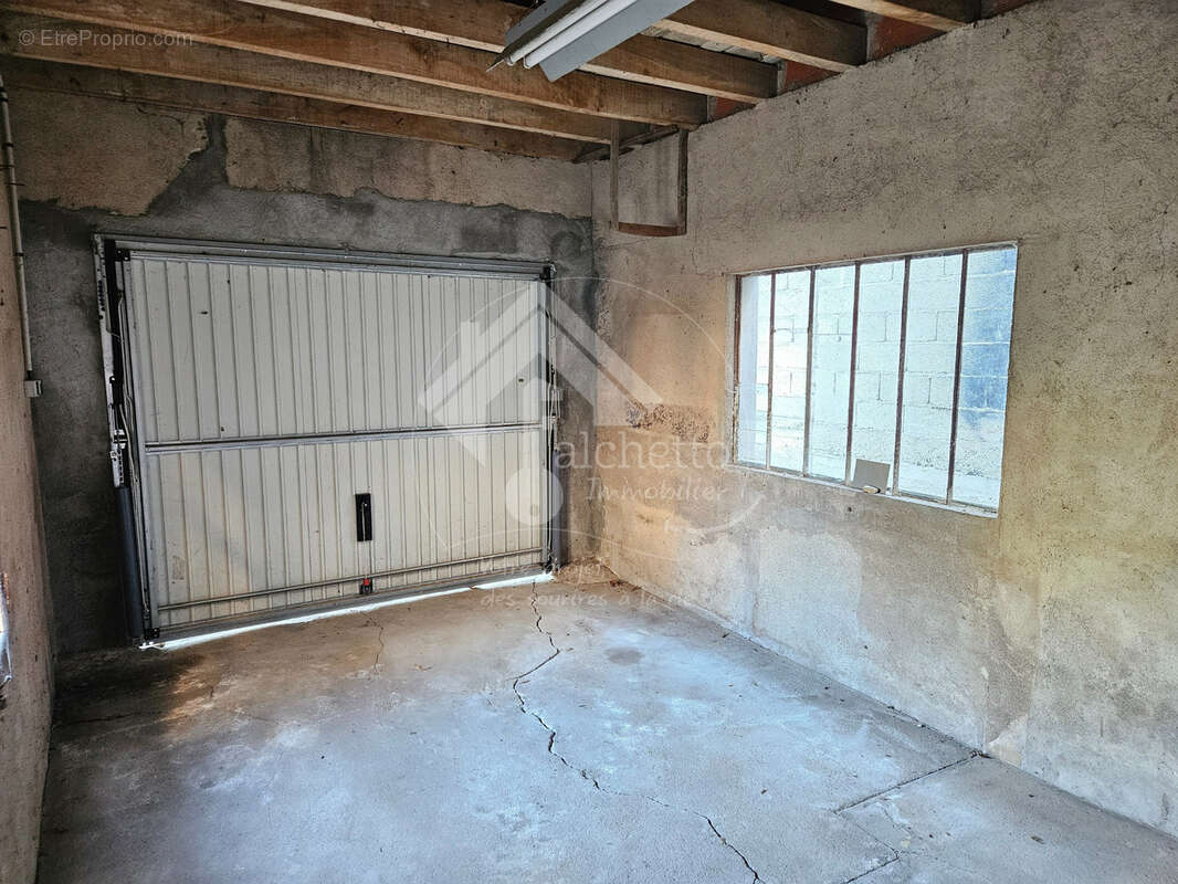 Maison à MONTAIGU-LE-BLIN