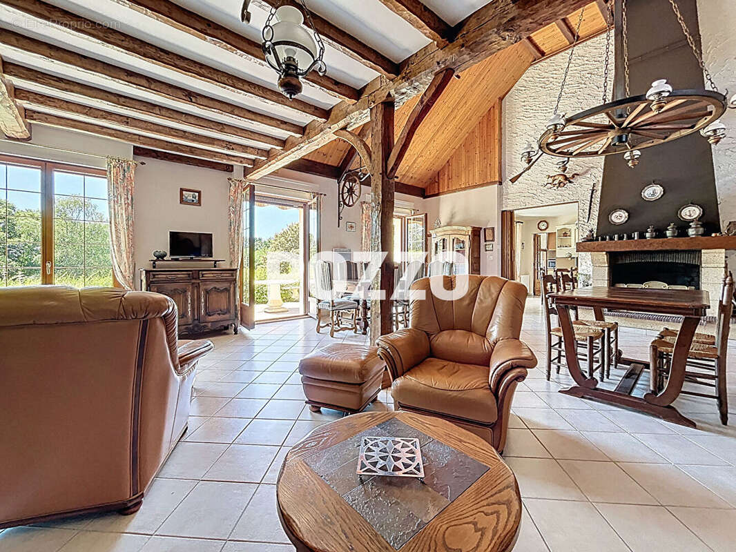 Maison à SAINT-JEAN-DES-CHAMPS