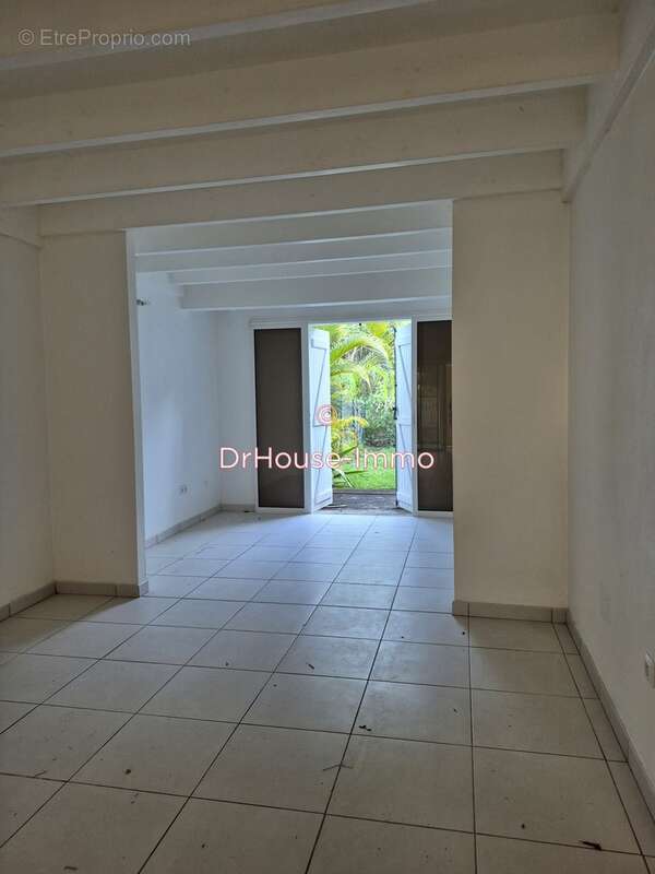 Maison à LES TROIS-ILETS