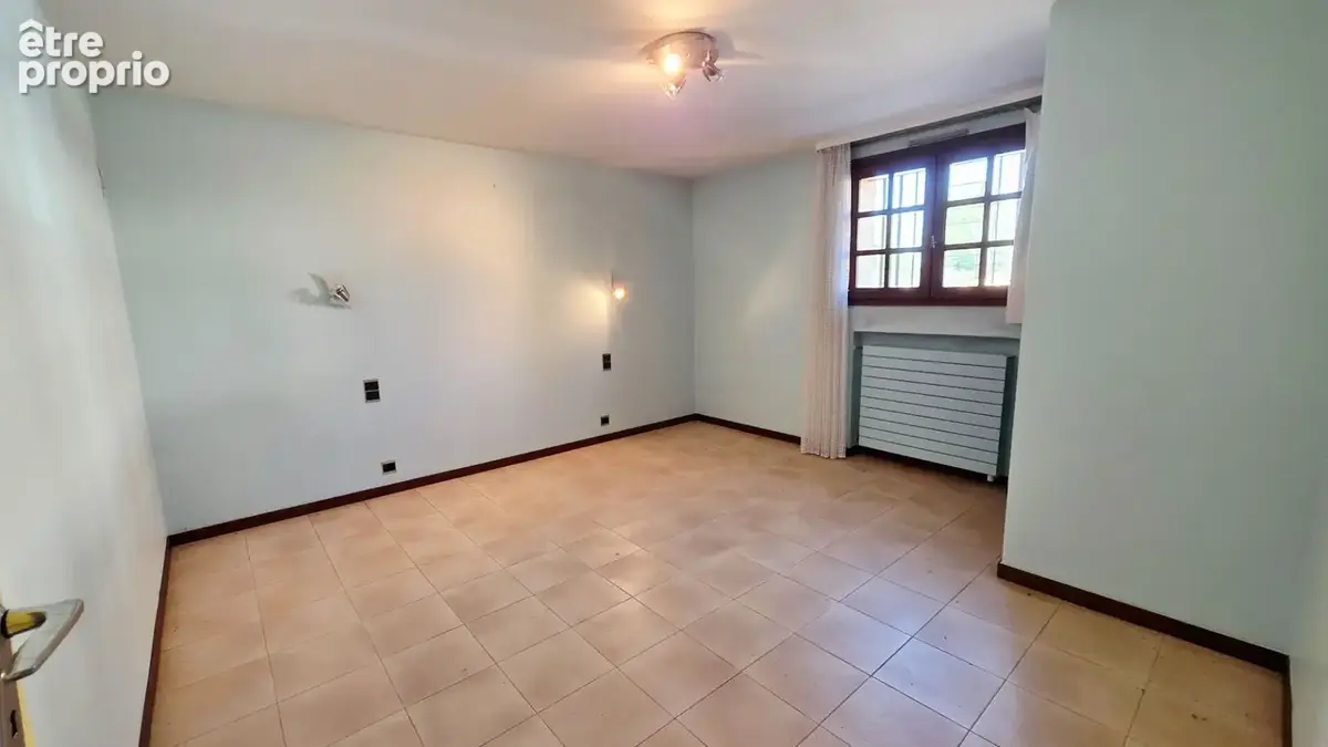 Villa Oyonnax 6 pièce(s) 259.5 m2 - photo 7